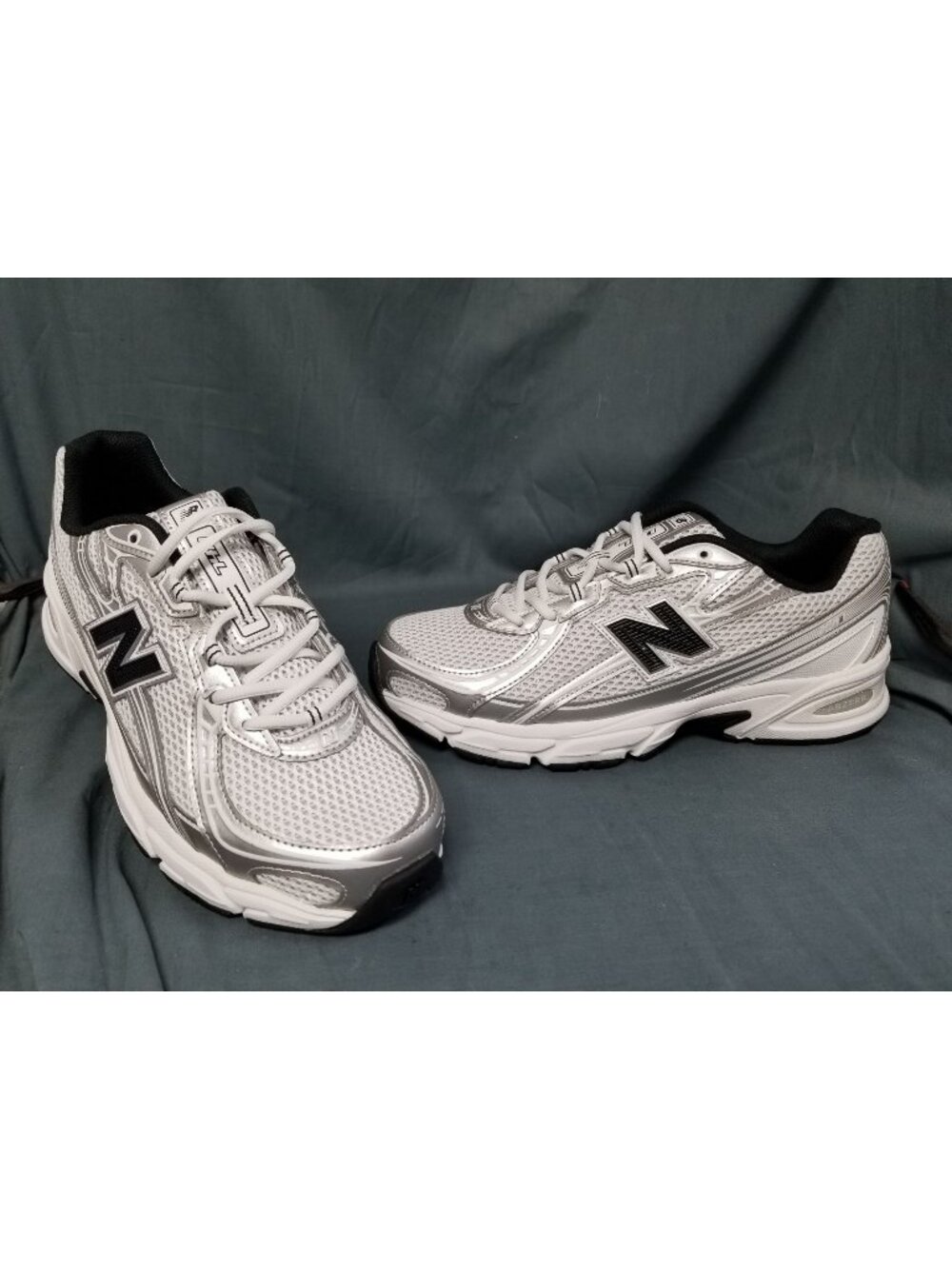 New Balance 740 Sneakers White Silver Metallic Navy Men's Size 9 NEW NO BOX!